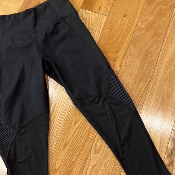 Victoria Secret VSX Knockout leggings - Picture 2 of 8